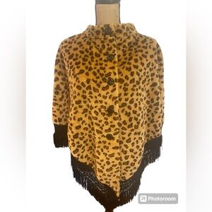 Vintage inspired Tatyana Faux Leopard Print Cape with Fringe | Size M